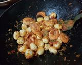 Foto langkah ke 5 dari resep Balado Telur Puyuh dan Udang.