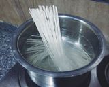 A picture of step 2 of Veg Chowmein.