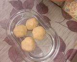 A picture of step 4 of Coconut laddo.