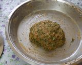 A picture of step 3 of Zhanzhanit Besan Kothimbir Vadi.