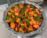 Une image de l'étape 11 de Salade de melon, groseilles rouges, pomelo, abricots et menthe.