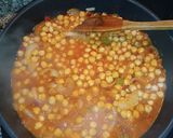 Foto del paso 3 de la receta: Garbanzos con verduras y huevo