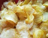 A picture of step 2 of Potatoe crisps.