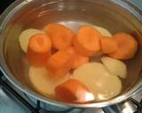 Foto do passo 2 da receita de Purê de batata com cenoura