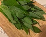 Medvehagymás sajtosrúd recept fázis 2 fotója
