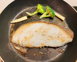 比目魚排佐鳳梨芒果醬的食譜步驟2照片