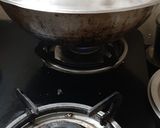 पारंपारिक रोझ रवा केक.. (paramkarik rose rava cake recipe in marathi) रेसिपी स्टेप 4 फोटो 