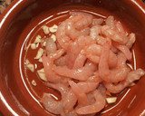 Foto del paso 5 de la receta: Gambas al ajillo con aceite dargan y ajos rojos morunos