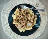 Foto del paso 6 de la receta: Rigatoni agazpachado con mollejas de pollo al ajillo