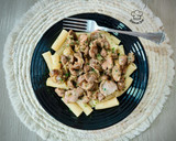 Foto del paso 6 de la receta: Rigatoni agazpachado con mollejas de pollo al ajillo