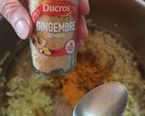 Une image de l'étape 2 de Rougail de saumon.