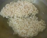 A picture of step 2 of Yippee maggi.