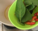 Foto langkah ke 4 dari resep Tumis kerang ijo bumbu rendang pedas.