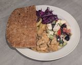Gyros tál görög salátával és fetás mártogatóssal recept fázis 5 fotója