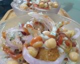 A picture of step 5 of Chana phulki chaat.