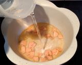 Foto langkah ke 2 dari resep Bubur Salmon Tofu (MPASI Hari Ke- Tujuh Bayi 6 bln+).