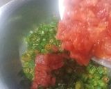 A picture of step 5 of Tomato bhindi.