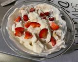 Une image de l'étape 8 de Coupe de skyr aux fraises, prunes et abricot.