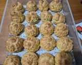 Foto langkah ke 7 dari resep Strawberry Matcha Choux.