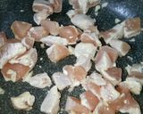 Hình bước làm 3 của món Gà Nấu Pate Xúc Xích