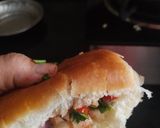 A picture of step 3 of Onion Tomato Toast.