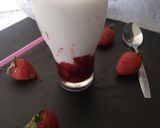 Foto langkah ke 3 dari resep Korean Strawberry Milk Late.