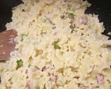 A picture of step 3 of Pasta with pancetta, pecorino and asparagus.