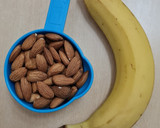Foto del paso 1 de la receta: Galletas de banana y almendras 🌱 sin azúcares agregados ni edulcorantes 🌱 veggie 🌱 sin gluten 🌱