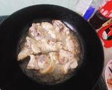 Hình bước làm 2 của món Gà chiên sauce khóm