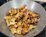 A picture of step 5 of Stir fry gobhi aloo.