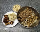 牛蒡腰果鮮菇湯(素食)的食譜步驟1照片