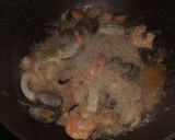 Foto del paso 6 de la receta: Paella de marisco
