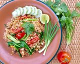 รูปขั้นตอนการทำที่ 3 ของ ข้าวผัดไส้กรอกอีสาน