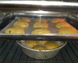 A picture of step 10 of Honey oatmeal choco cookies.