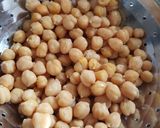 A picture of step 1 of Lebanese hummus with pitabread.