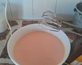 Foto del paso 3 de la receta: Pastel turco de yogurt bebible (sabor frutillas)