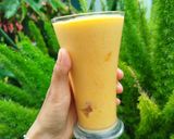 Hình bước làm 3 của món Sinh tố xoài sữa chua