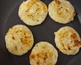 Foto del paso 6 de la receta: Mini arepas de queso - con toque a hierbas
