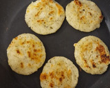 Foto del paso 6 de la receta: Mini arepas de queso - con toque a hierbas