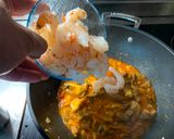 Foto del paso 7 de la receta: Spaghetti - mar y monte (setas y gambas)