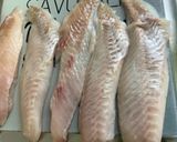 Une image de l'étape 3 de Filets de dorade aux crevettes sauvages, tomates cerises, aneth et citron vert.