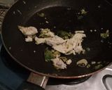 Foto langkah ke 2 dari resep Nasi goreng hijau.