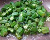 Ladyfingers Peas Goan Curry recipe step 3 photo