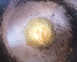 A picture of step 2 of Soyayyar makaroni da kwai.