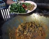 รูปขั้นตอนการทำที่ 4 ของ ผัดเผ็ดเอี่ยน