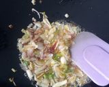 Foto langkah ke 2 dari resep Nasi goreng praktis.