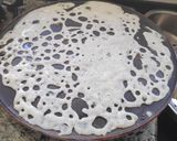 A picture of step 4 of Rava Dosa.