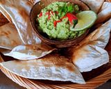 Une image de l'étape 5 de Guacamole et tortillas grillées.
