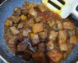 Foto langkah ke 3 dari resep Saikoro Saus Gochujang.