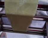 Foto langkah ke 3 dari resep Mie Hijau Homemade.